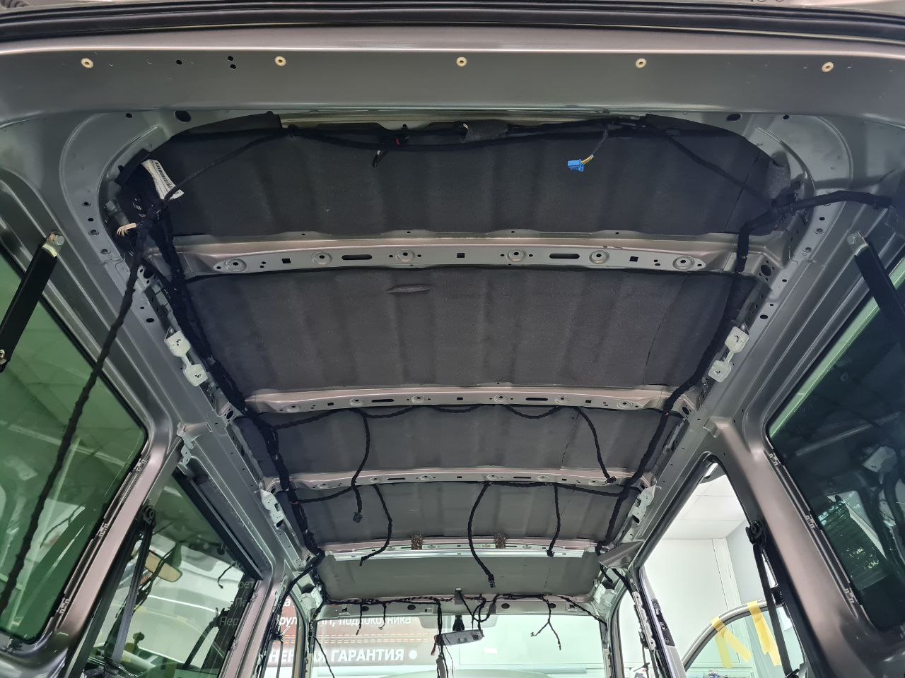 шумоизоляция Volkswagen Caravelle крыша 3 слой шумо
